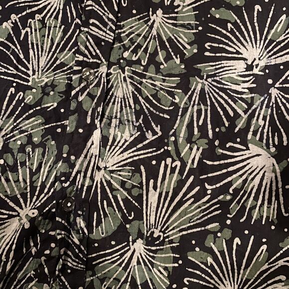 Batik Genuine GEK Mens Size Extra Large 17-17.5 Button Up Hawaiian Camp Shirt - Picture 2 of 5